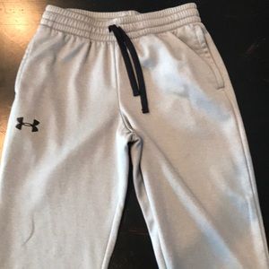 Under Armour boys sweatpants size medium